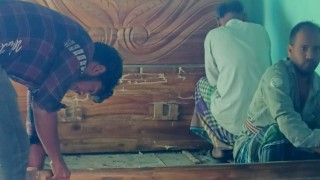 পলাশে জমি সংক্রান্ত বিরোধের জেরে ভাংচুর, লুটপাট পলাশে জমি সংক্রান্ত বিরোধের জেরে ভাংচুর, লুটপাট